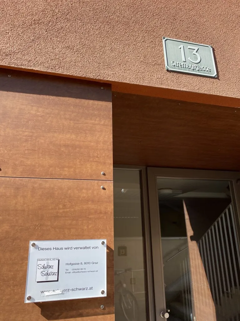Sicheres Parken in Graz - Miete jetzt eine Garage in zentraler Lage ab EUR 149,00 neben TU-Graz! - Ansicht 3