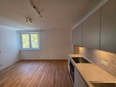 Erstbezug nach Komplettsanierung - Traumhafte 3-Zimmer-Wohnung mit Ruhelage zum Innenhof