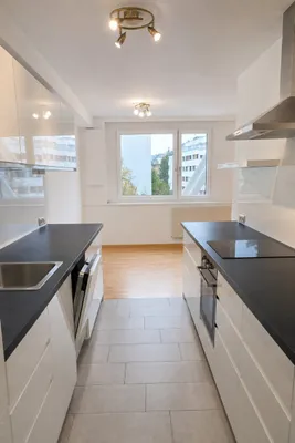Miete inkl. Heizung+ WW! 3 Zimmer-Miete - neue Fenster, neue Fassade, neue Heizung! Erstbezug nach Gebäudekomplettsanierung! – Bild 2