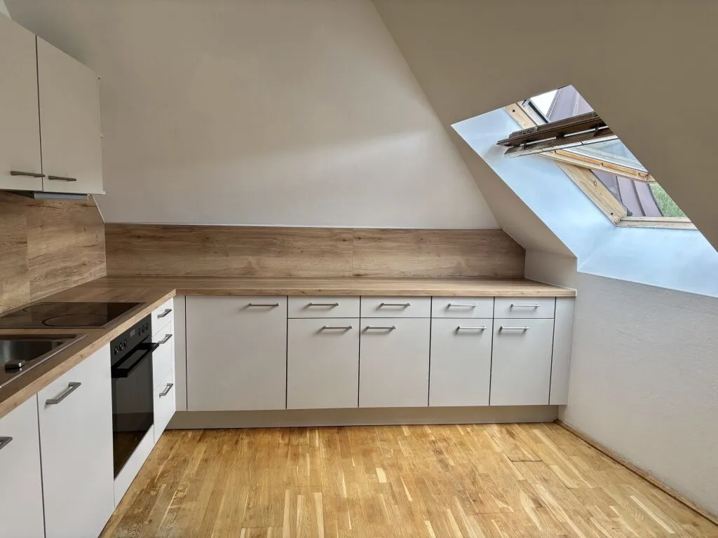 GNIGL/NÄHE ZIB: Geräumige, schöne 3-Zimmer-Altbauwohnung, 4. Stock ohne Lift - Ansicht 2