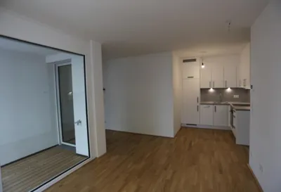 Provisionsfreie 2 Zimmer Wohnung mit Loggia – Bild 3