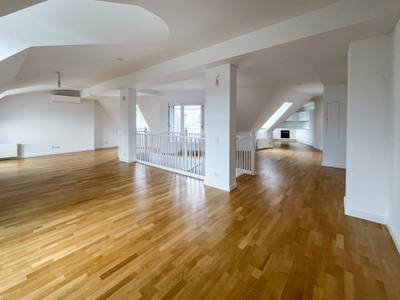 Attraktive 3-Zimmer-DG-Wohnung mit Terrassen - zu mieten im Herzen von 1010 Wien
