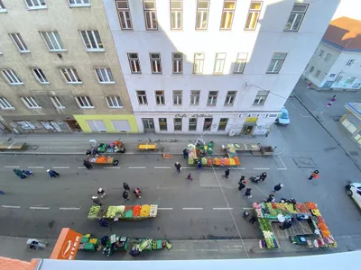 HELLE PÄRCHENWOHNUNG MIT FERNBLICK BEI U1 – Bild 2