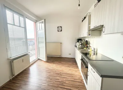 HELLE PÄRCHENWOHNUNG MIT FERNBLICK BEI U1 – Bild 3