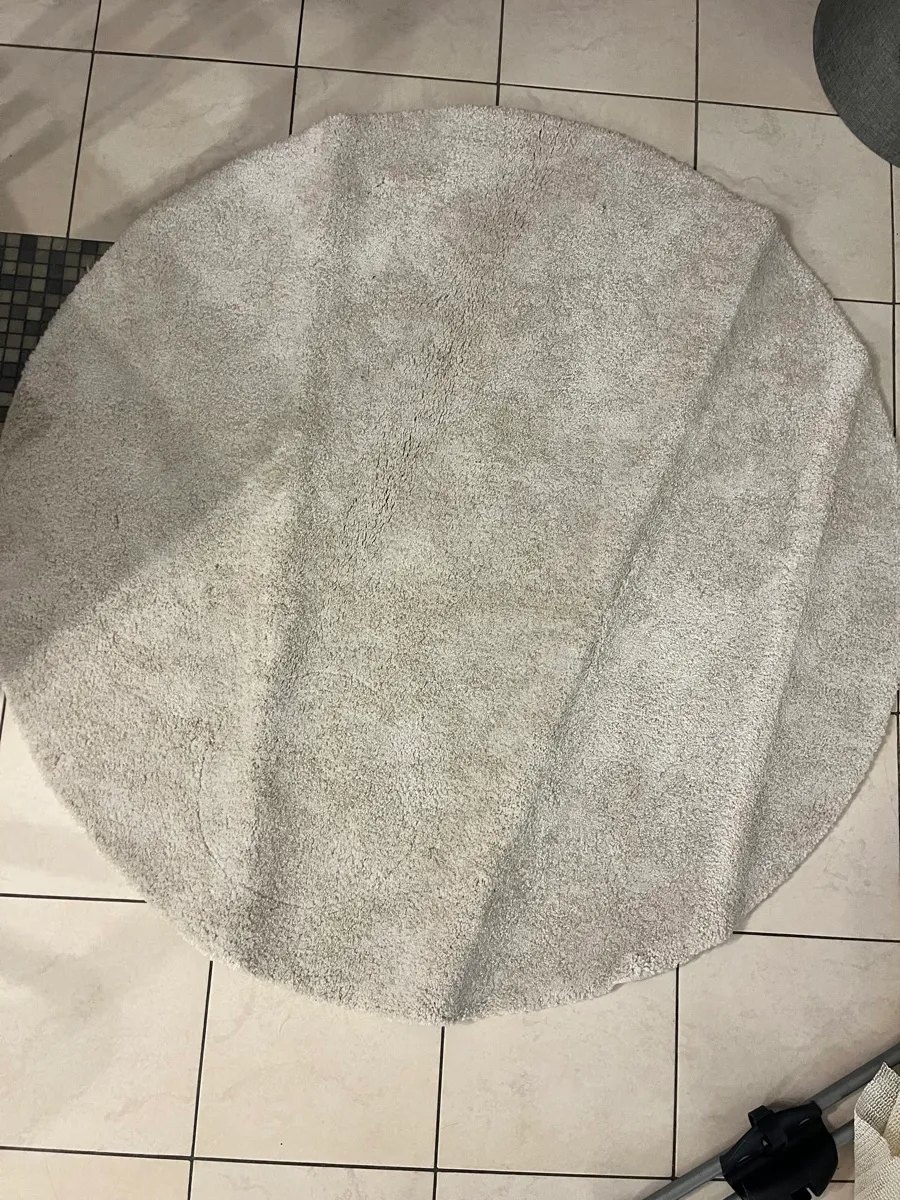 Ikea Teppich Stoense rund 130cm, € 20,- (1140 Wien)