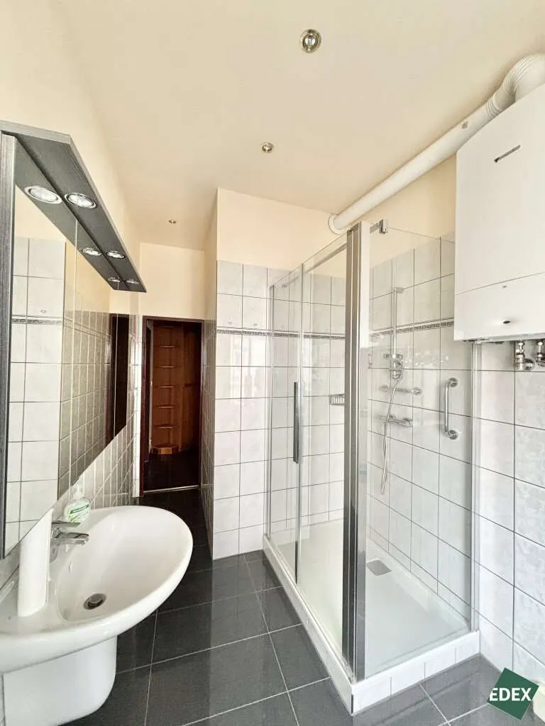 Platz für Neues: 5-Zimmer-Wohnung mit Charme und Gestaltungsfreiheit – pohled 2