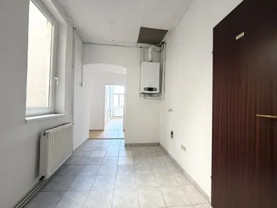 UNBEFRISTETE-WG-TAUGLICHE-5-ZIMMER-WOHNUNG-IM-15.BEZIRK-NÄHE U4 UND U6! – Bild 2