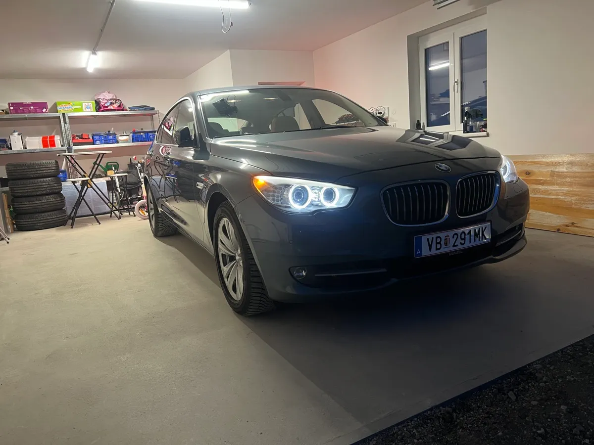 BMW 5 Series 2010 photo 3