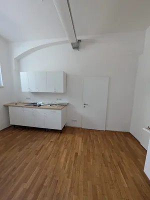 2-Zimmer-Gewerbeimmobilie mieten in Wien – 120 m², € 2.600 – Bild 3 von 7