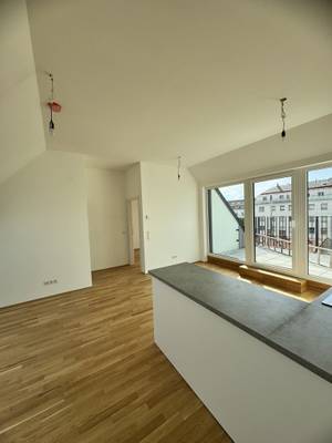 Wunderschöne 4 Zimmer Dachterrassenwohnung mit Garagenplatz in Top Lage – Bild 2