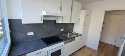 54 m² helle Dachgeschosswohnung, Hofruhelage mit Ausblick auf den Galaxy Tower, Erstbezug, Mitbenützung der Dachterrasse – Bild 3