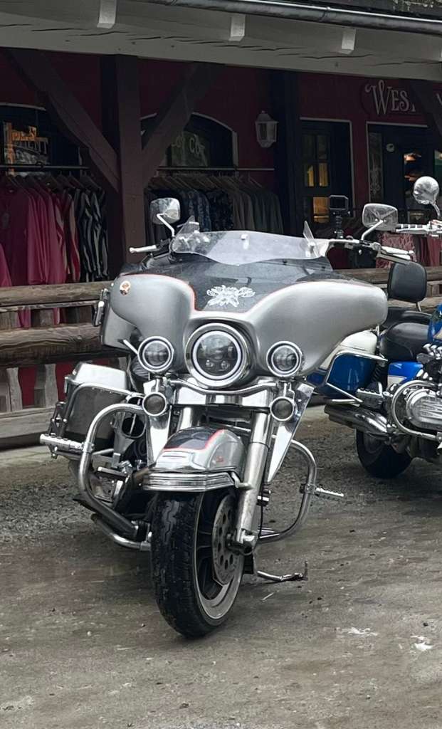 Harley-Davidson Electra FLHTC Tourer