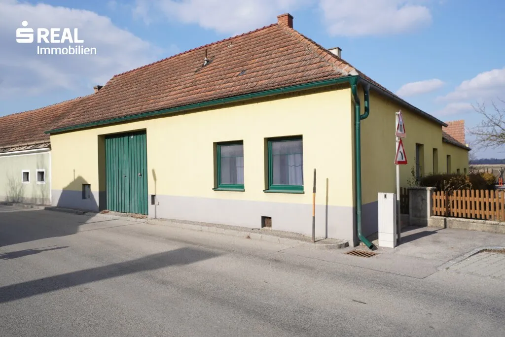 Modernisiertes Landhaus mit Garten und umschlossenen Innenhof - Widok 3