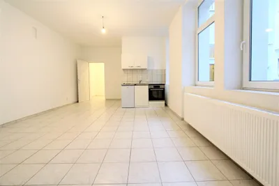 1-ZIMMER-WOHNUNG-NÄHE-U4-und-U6- IM 15.BEZIRK!