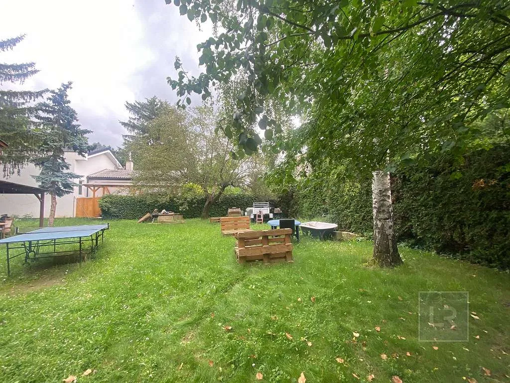 ATTRAKTIVES GRUNDSTÜCK IN IDYLLISCHER LAGE - Widok 2