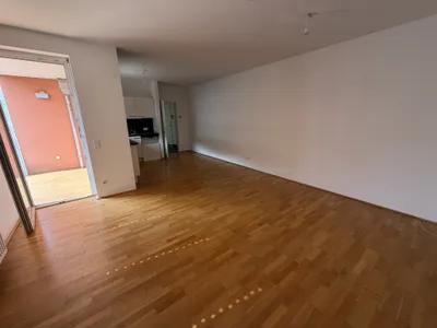 Nur wenige Schritte zum Rochusmarkt: Großzügige 2-Zimmer-Wohnung in toller Lage – Bild 2