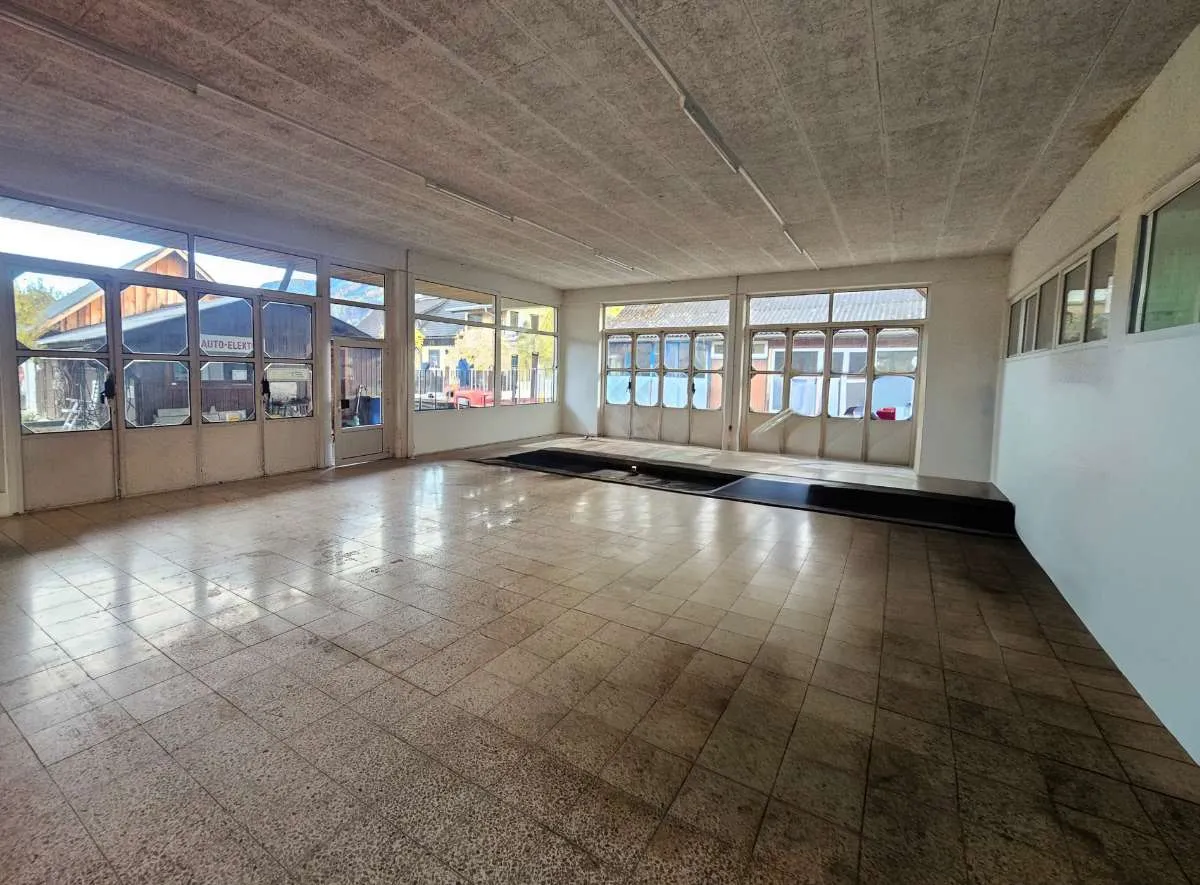Ausstellungshalle / Lagerhalle mit ausgezeichneter Sichtlage an der B100 Drautalstraße - Ansicht 2