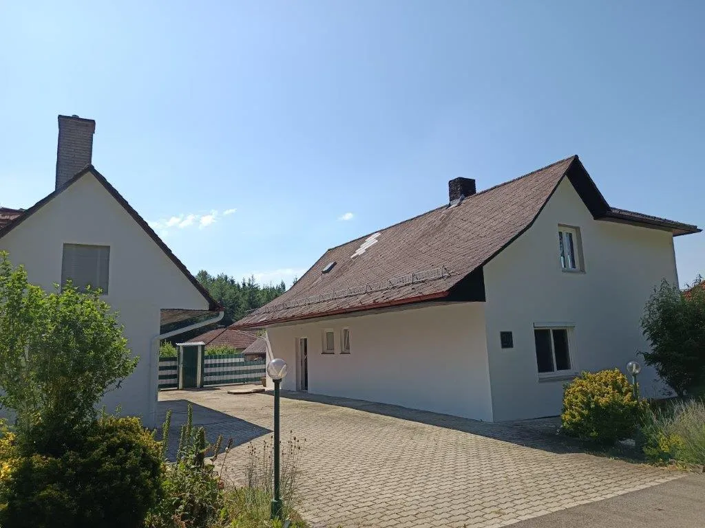 Naturparadies in der Oststeiermark - Bezugsfertiges Wohnhaus mit Eigenwald, Nebengebäude und vielfältigen Nutzungsmöglichkeiten - Ansicht 3