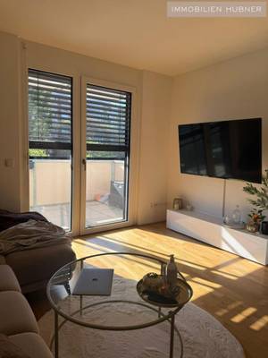 Großzügige Neubauwohnung mit Kühlung und großem, sonnigen Balkon + ABLÖSE MÖBEL!! – Bild 2