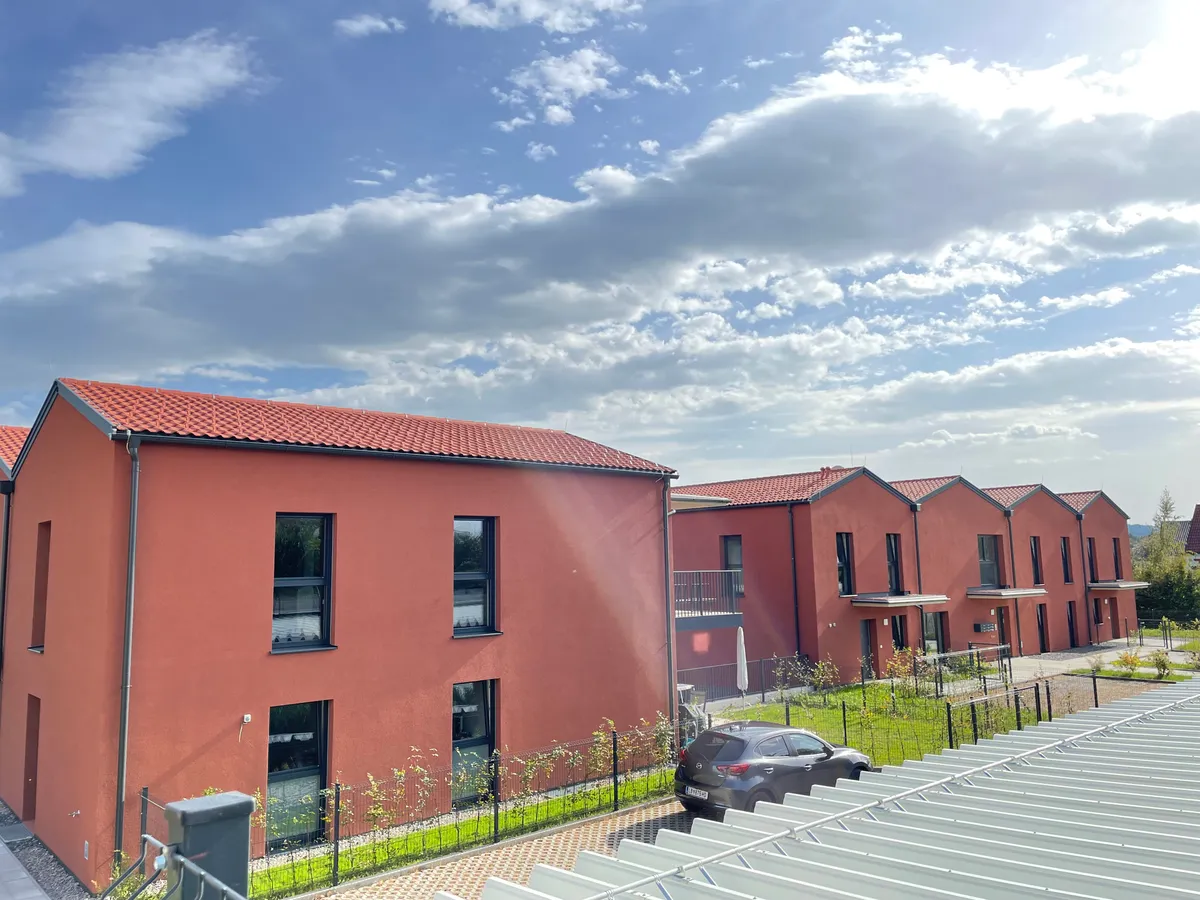 Wunderschöne Erstbezugswohnung im Obergeschoß mit Balkon zu vermieten! - Ansicht 2