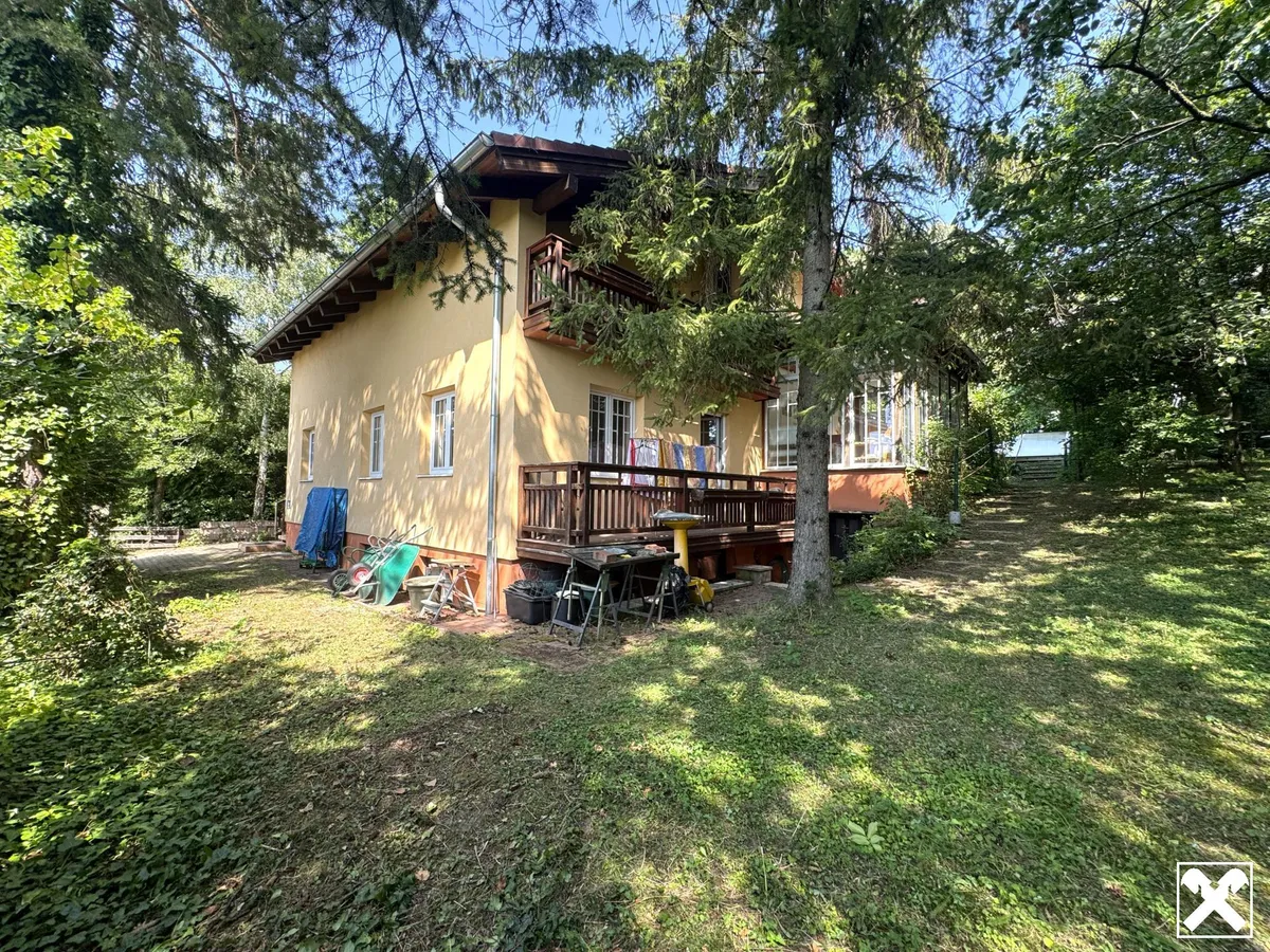 Familienhaus mit viel Platz, Pool, Wintergarten und Potenzial! – pohled 3