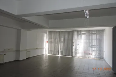 Gewerbeimmobilie mieten in Vöcklabruck – 240 m², € 2.500 – Bild 2 von 3