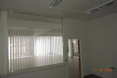 Gewerbeimmobilie mieten in Vöcklabruck – 240 m², € 2.500 – Bild 3 von 3