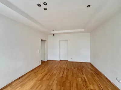 Helle 3-Zimmer-Wohnung mit zentraler Raumaufteilung - 77,50 m² - ideal für eine 2er-WG! – Bild 2