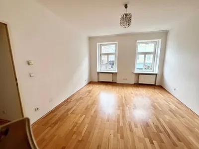 Helle 3-Zimmer-Wohnung mit zentraler Raumaufteilung - 77,50 m² - ideal für eine 2er-WG! – Bild 3