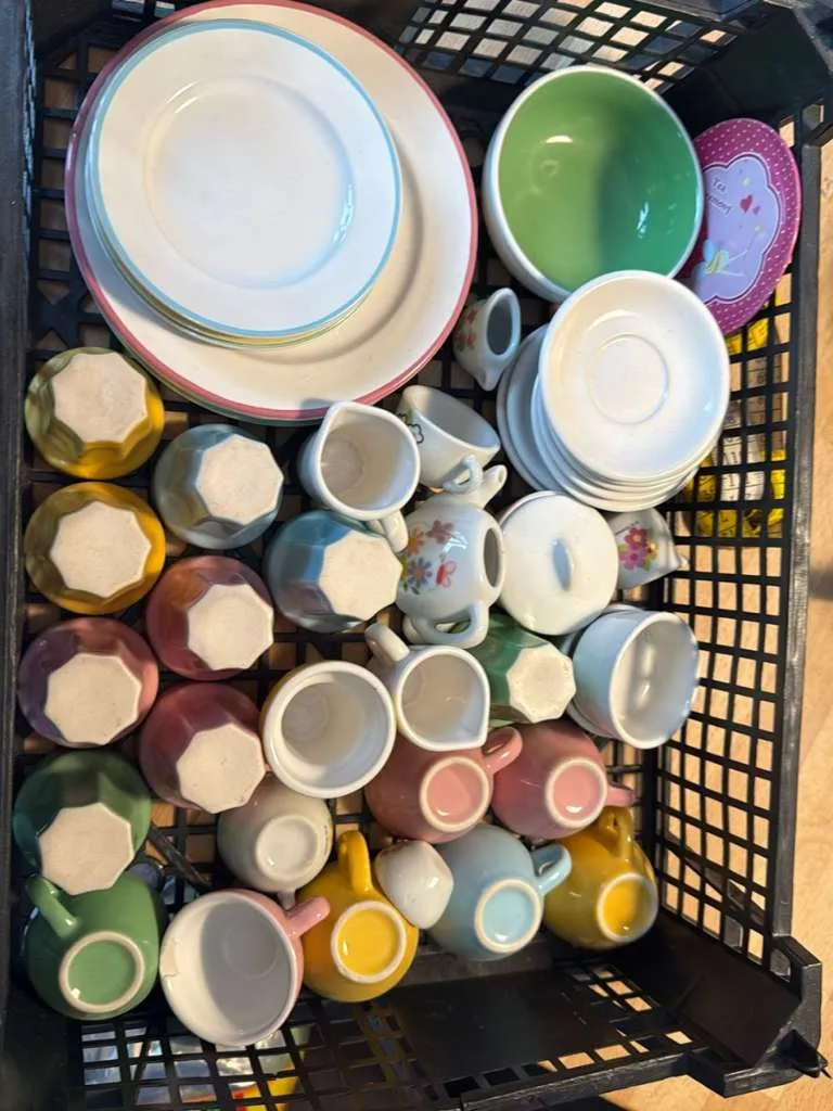 Puppengeschirr Porzellan Ikea, € 15,- (4052 Ansfelden)