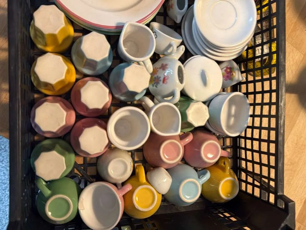 Puppengeschirr Porzellan Ikea, € 15,- (4052 Ansfelden)