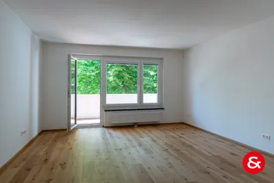 DREIZIMMER-LOGGIA-WOHNUNG 2. LIFTSTOCK, ERSTBEZUG NACH SEHR GELUNGENER RENOVIERUNG – Bild 2
