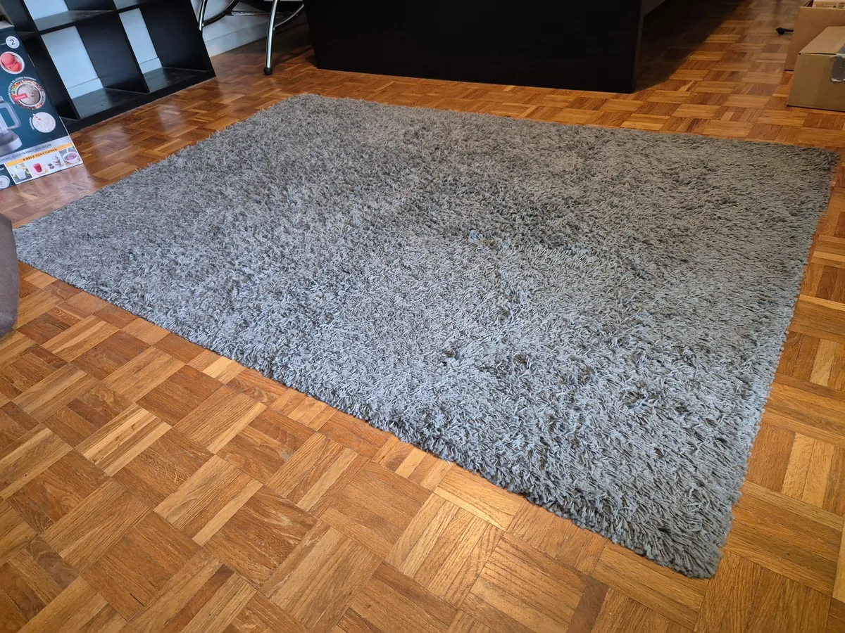 IKEA HAMPEN Teppich Langflor, grau (133x195 cm), € 7,- (1190 Wien)
