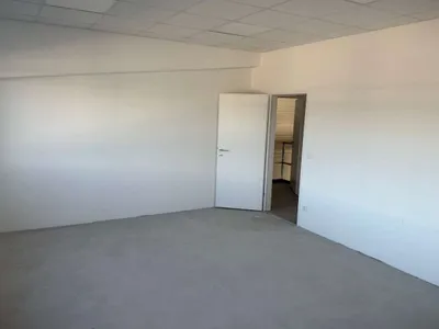 Gewerbeimmobilie mieten in Baden – 2 082 m², € 10 – Bild 43 von 49