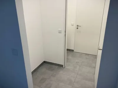 Gewerbeimmobilie mieten in Baden – 2 082 m², € 10 – Bild 44 von 49