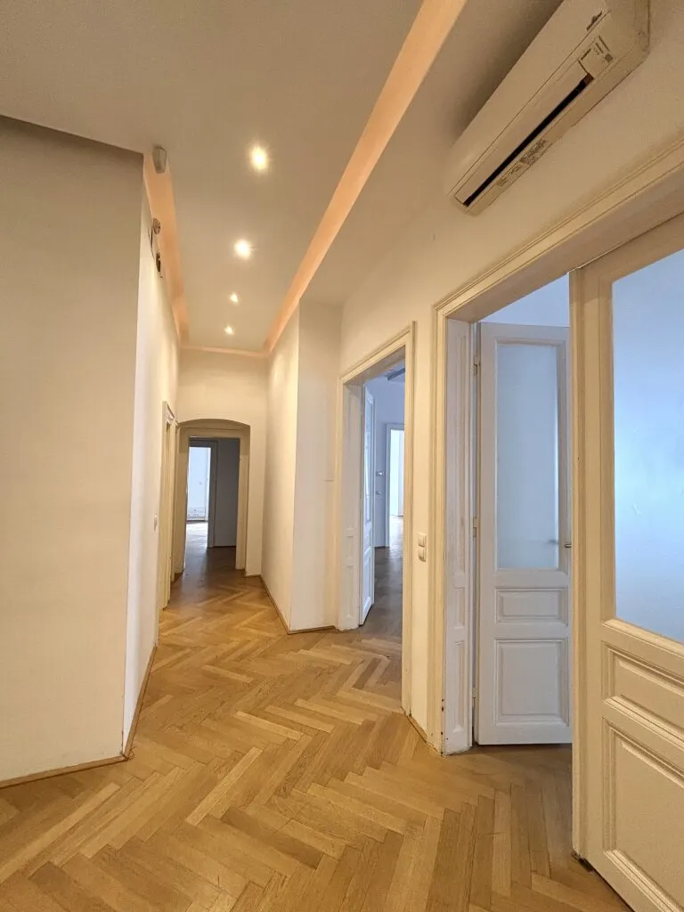 Helles Altbaubüro mit Terrasse in Bestlage - Neubaugasse, 1070 Wien! – pohled 3