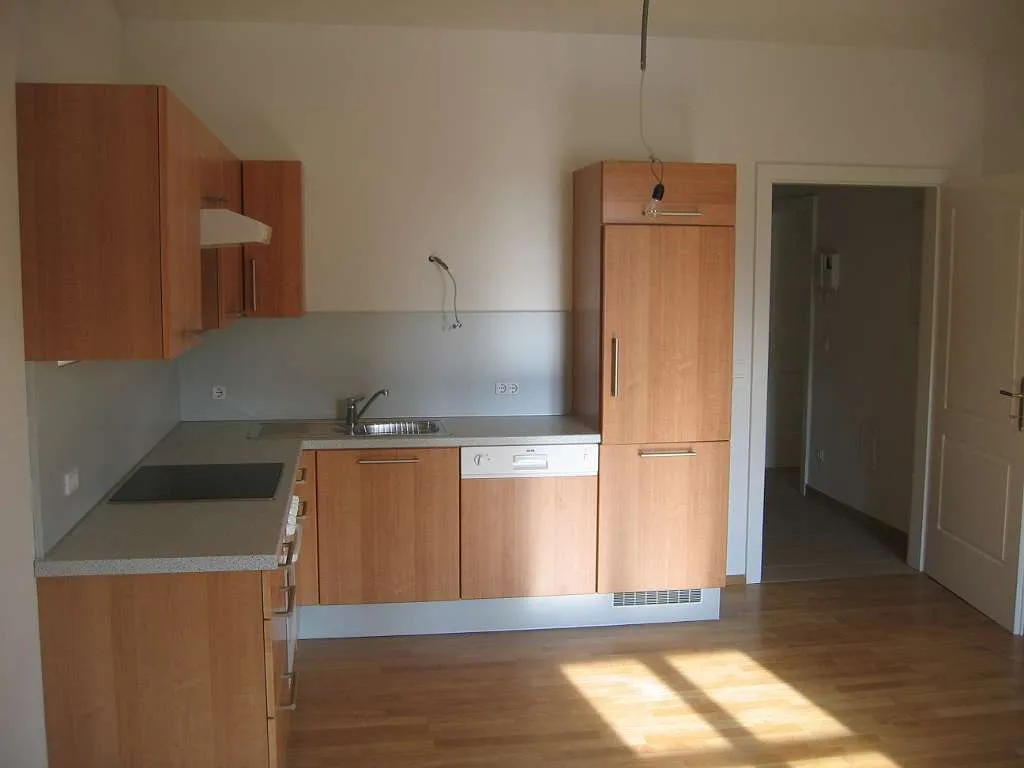 Wohnen im Herzen von Hartberg - Charmante 3-Zimmer-Altbauwohnung mit Blick auf den Hauptplatz – pohled 2