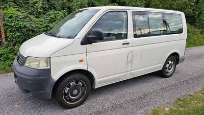 VW T5 TDI 1,9 TDI 2.Besitz mit Klima und Ahk Pickerl ...