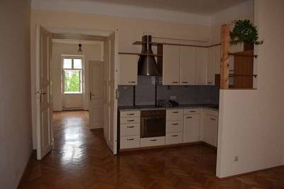 Gemütliche Altbauwohnung mit überdachtem Stellplatz im Hof
