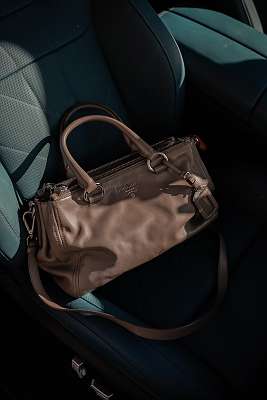 Prada Ledertasche neu