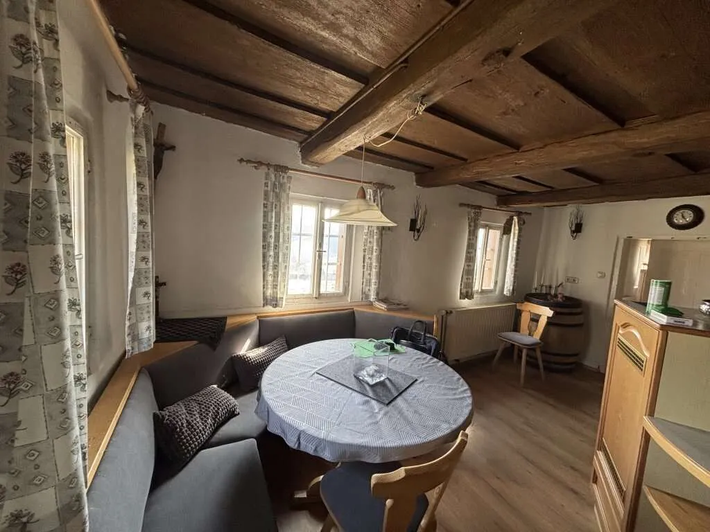 Historisches Bauernhaus in idyllischer Lage mit 12.640m² Grund - Ansicht 3