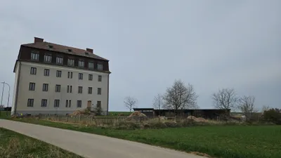 4-Zimmer-Gewerbeimmobilie kaufen in Horn – 1 000 m², € 160.000 – Bild 2 von 6