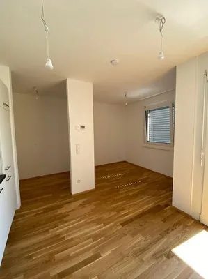 Ab 1.9. - Ruhige Singlewohnung mit süd-westseitiger Loggia gegenüber Siemens Nord, 1210 Wien – Bild 3