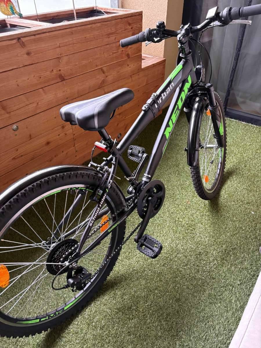leichtes e bike trekking Das SachsenRAD CityBike C3T ist ein wunderschönes und leichtes Ebike für  die Stadt und für Trekking Touren mit wartungsarmen Riemenatrieb. Das 28  Zoll E-Bike main image 1