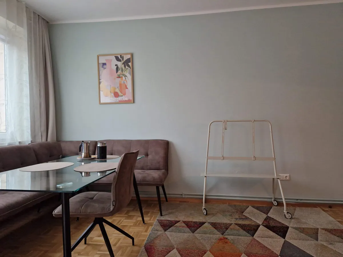 Charmantes, renoviertes Studio-Apartment im Zentrum von Knittelfeld - Top-Zustand, keine Nachbarn oberhalb! (Perfekt als Eigenheim oder lukratives Investment) - Ansicht 3