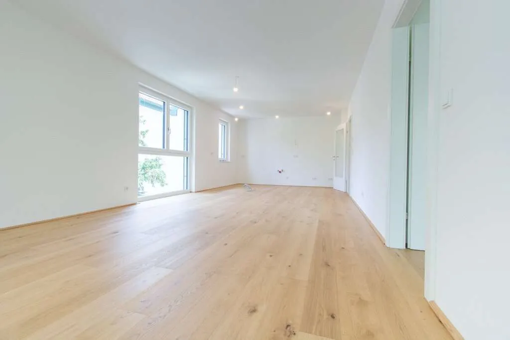 Nur 130 Meter zur U1! Charmante 2-Zimmer-Wohnung mit Balkon und Grünblick - Vista 2