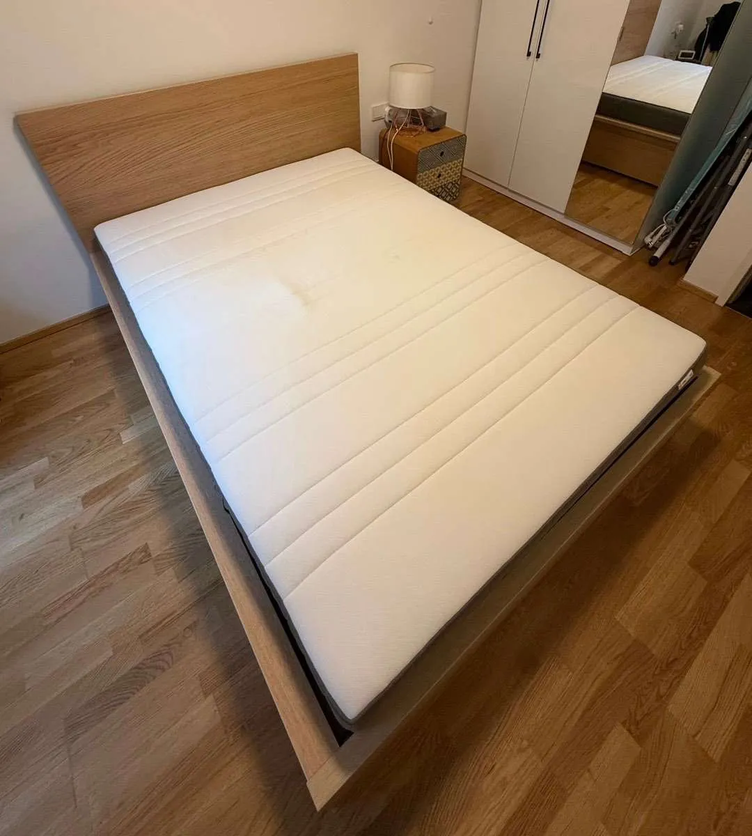 IKEA Bett 140x200 mit Schubladen, Lattenrost und Matratze, € 250,- (1120 Wien)