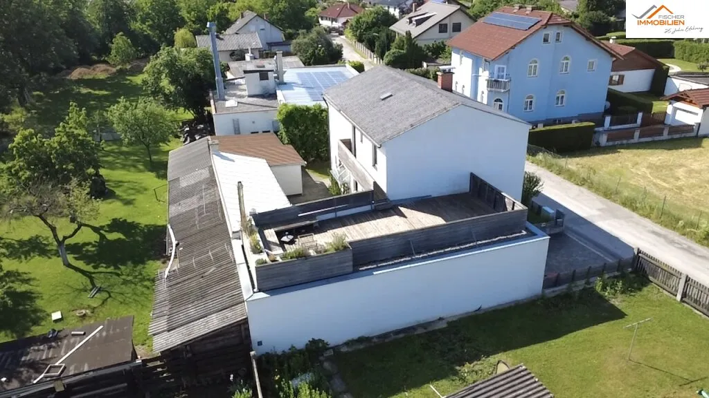 Großzügiges Wohnhaus, Nebentrakt und Betriebshalle mit Lackieranlage - Ansicht 3