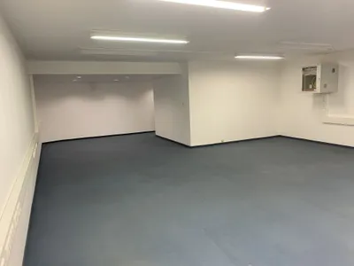 1-Zimmer-Gewerbeimmobilie mieten in Linz – 47 m², € 777 – Bild 10 von 12