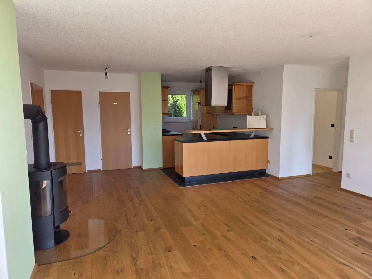Sonnige 3-Zimmer-Wohnung mit Südbalkon und Tiefgarage – pohled 2